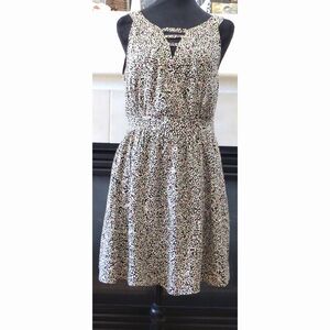 BCBGeneration V Neck/V Back sleeveless  Midi Dress  Size 4 EUC